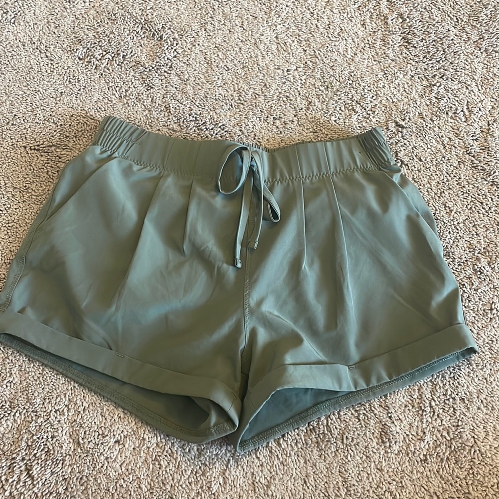 Like new olive green ZYIA summer shorts with pockets